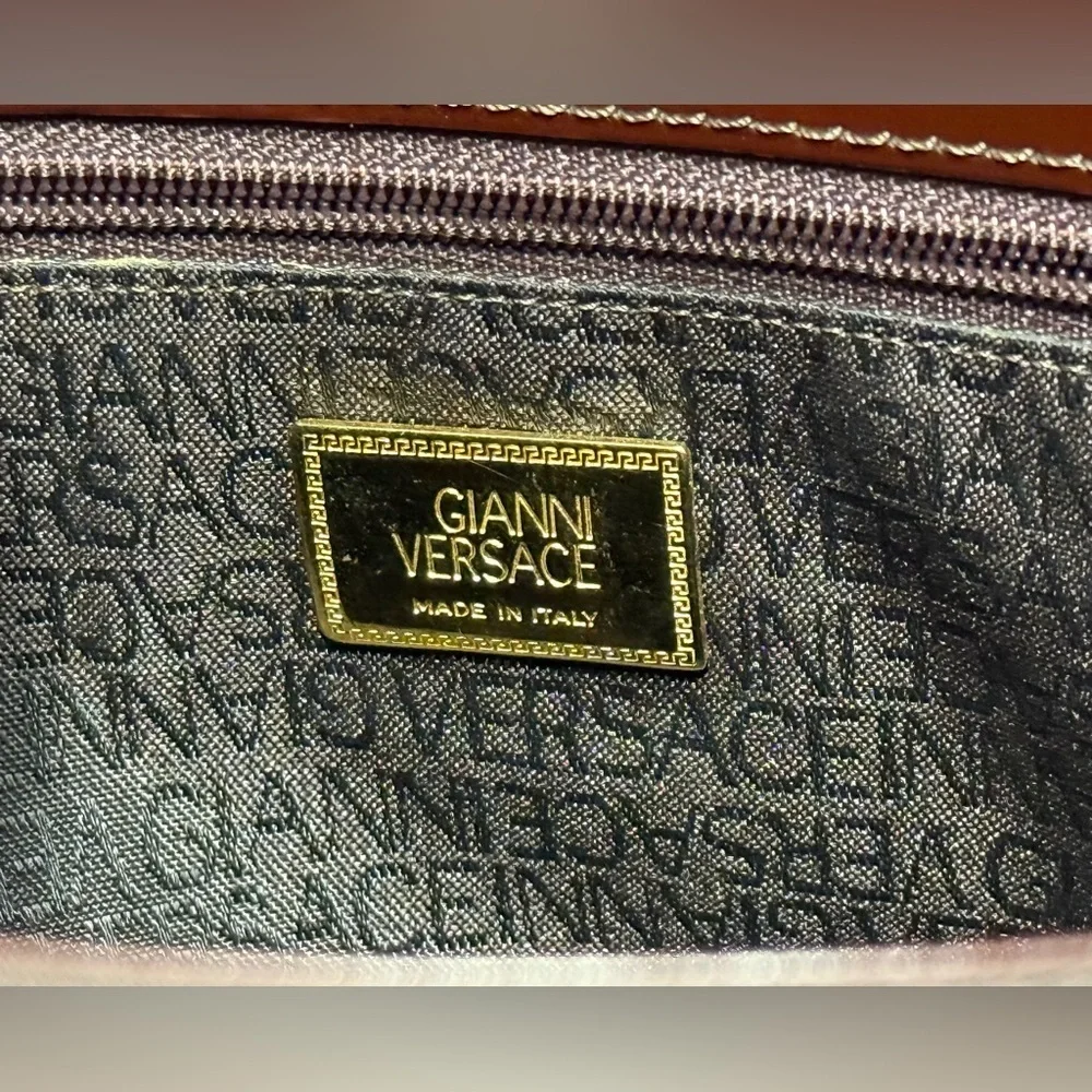 Gianni Versace vintage medusa shoulder bag, EUC